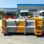 Side-Load Bin Lifter - Mobile Garbage Compactor - ansy.huazhongjinshang.com